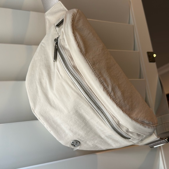lululemon athletica Handbags - Lululemon City Adventurer Belt Bag 2.5L (White Opal). New.